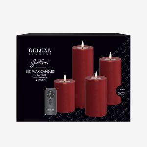 DeluxeHomeart - LED Giftbox Pillar Candle 4 stk + fjernbetjening - R⌀d - Lys - - Homeroom