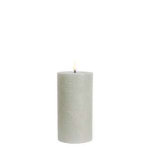 UYUNI LED Pillar Bloklys m. 3D flamme Ø7.8x15 cm Dusty green