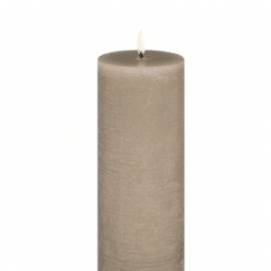 UYUNI LED Pillar Bloklys m. 3D flamme Ø7.8x20 cm Sandstone